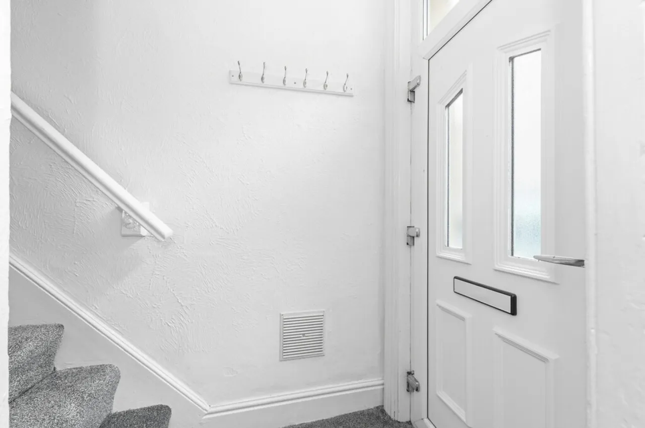 Acre Street, Lindley, photo 7