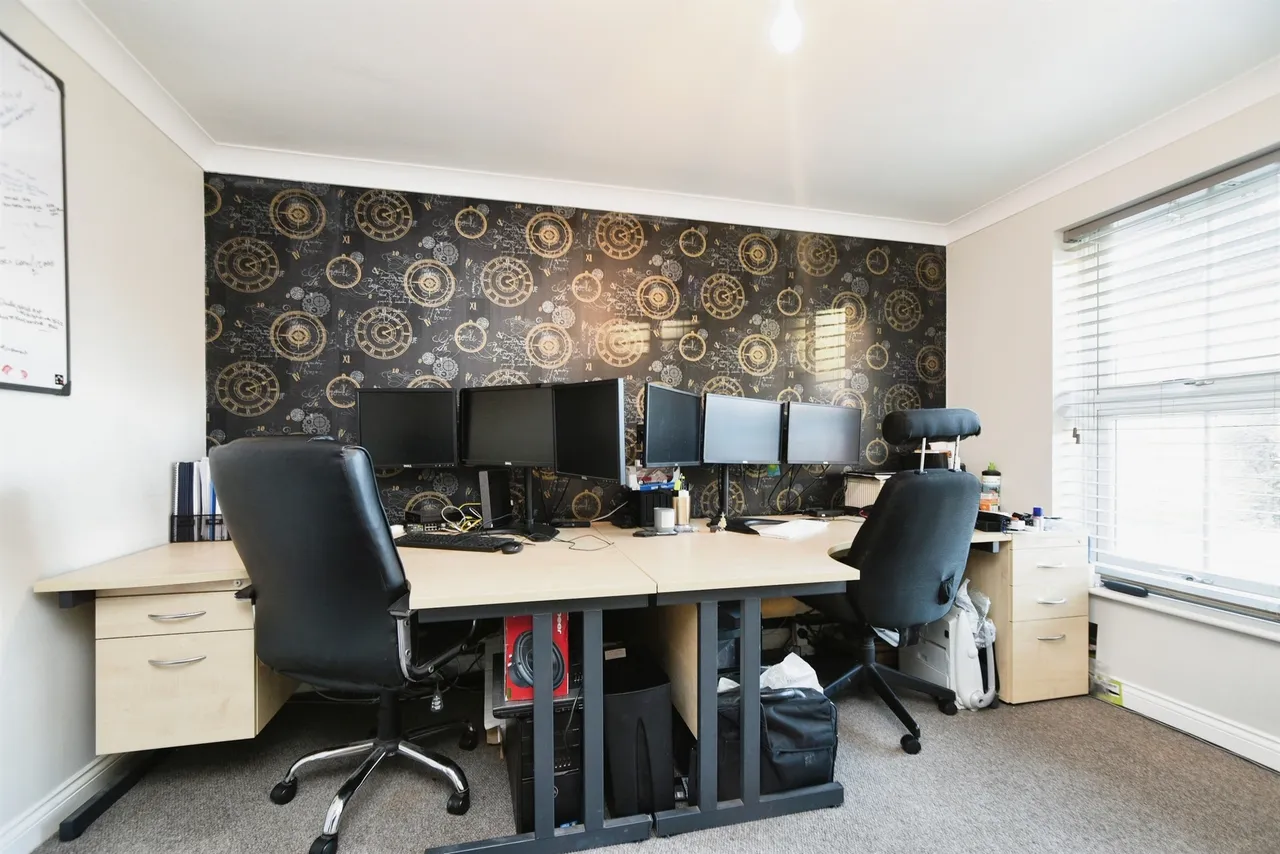 Haywain Close, Swindon, SN25, photo 7