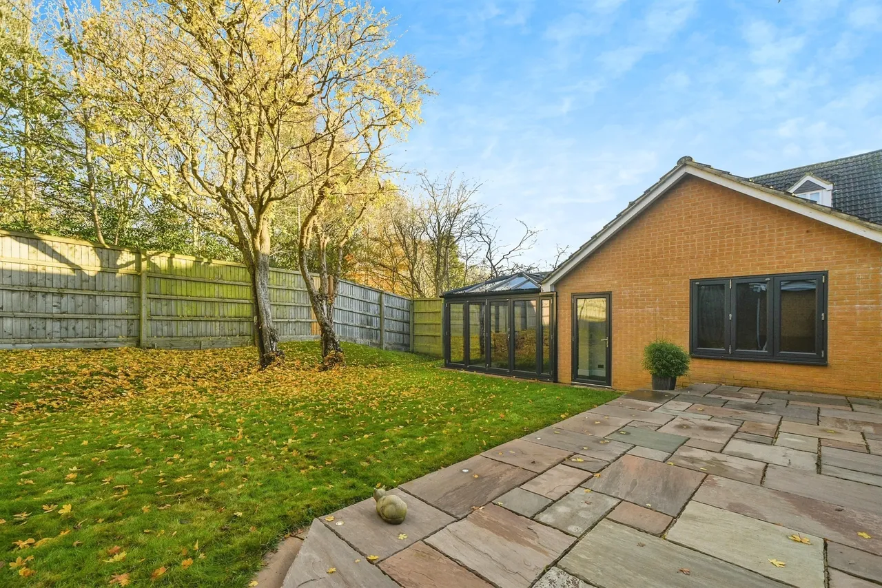 Haywain Close, Swindon, SN25, photo 16