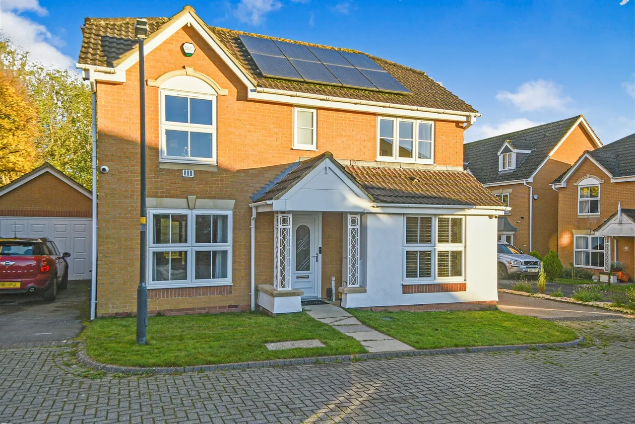 Haywain Close, Swindon, SN25, photo 17