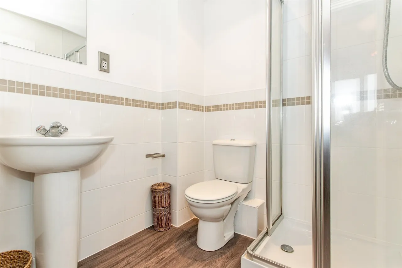 Lancaster Gate, Upper Cambourne, CB23, photo 10