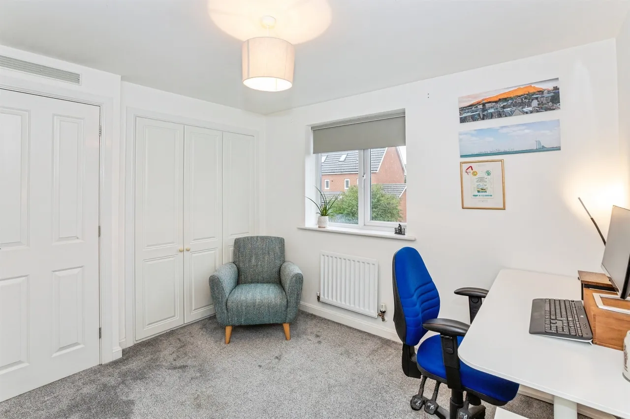 Lancaster Gate, Upper Cambourne, CB23, photo 13