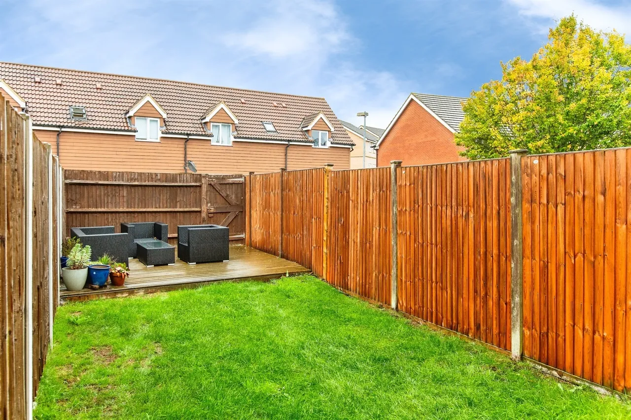 Lancaster Gate, Upper Cambourne, CB23, photo 14