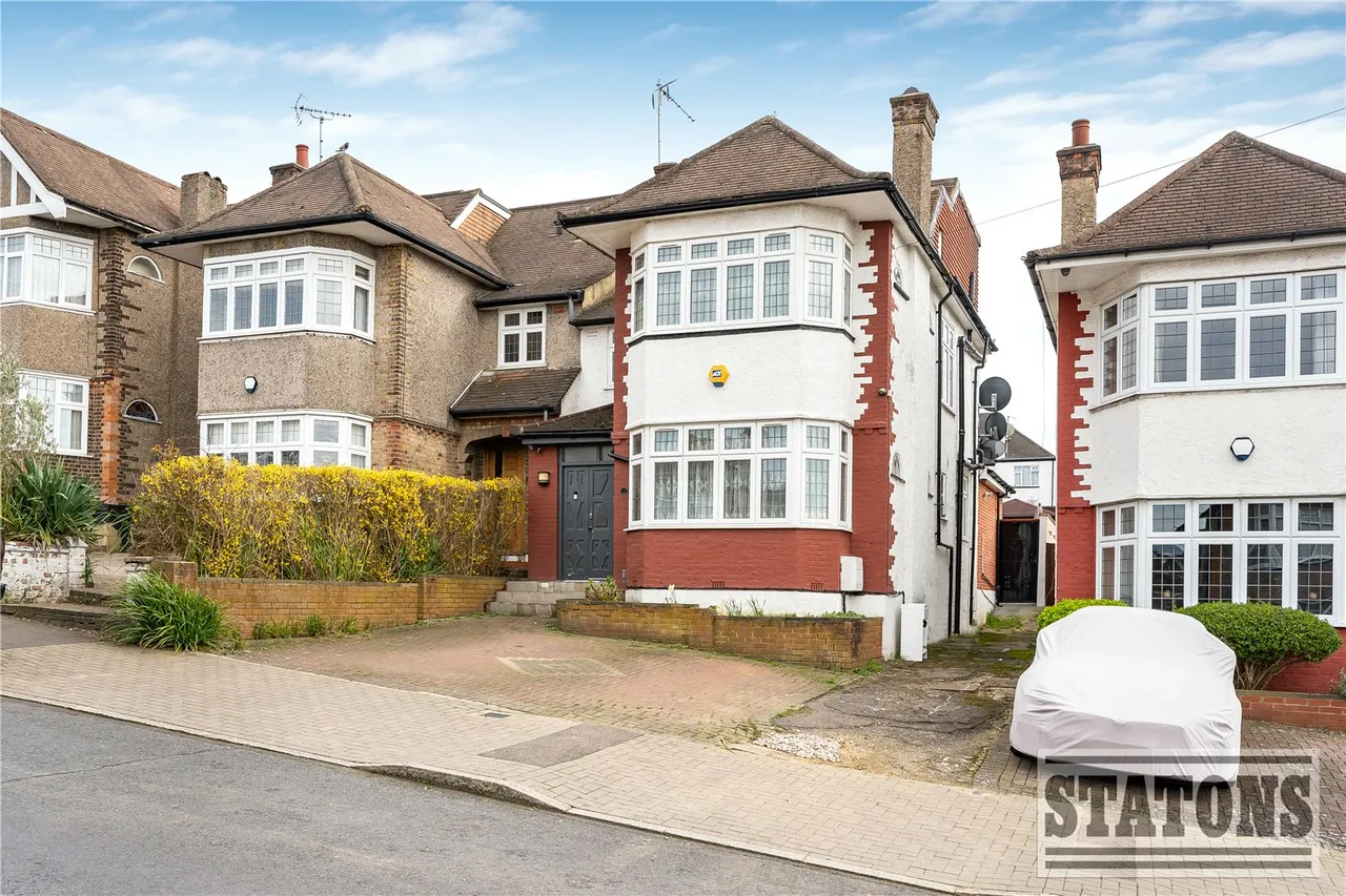 5 bed house for sale — Oakdale, London, N14 5RG