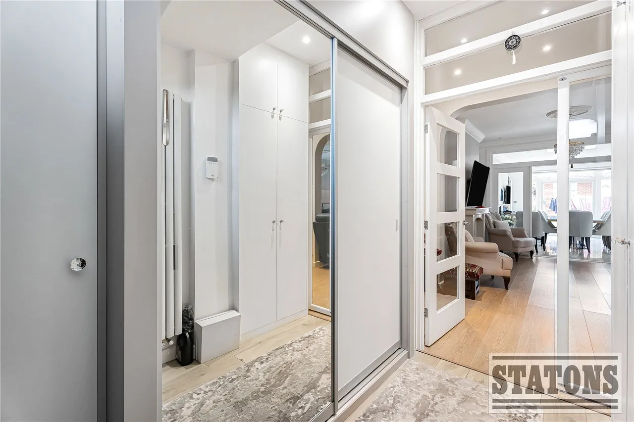 Oakdale, London, N14 5RG, photo 2