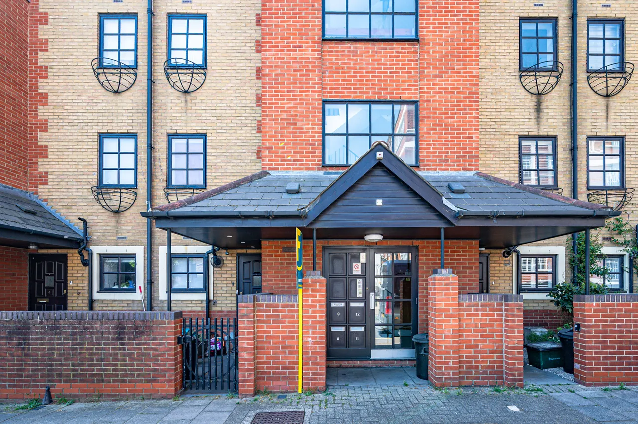 11 Levyne Court, Pine Street, London, photo 9