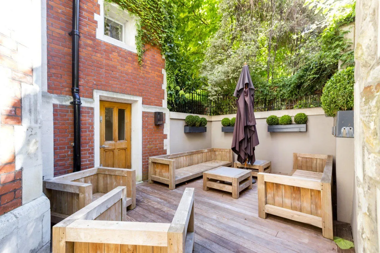 Rose Square, The Bromptons, South Kensington, London, SW3 6RS, photo 4