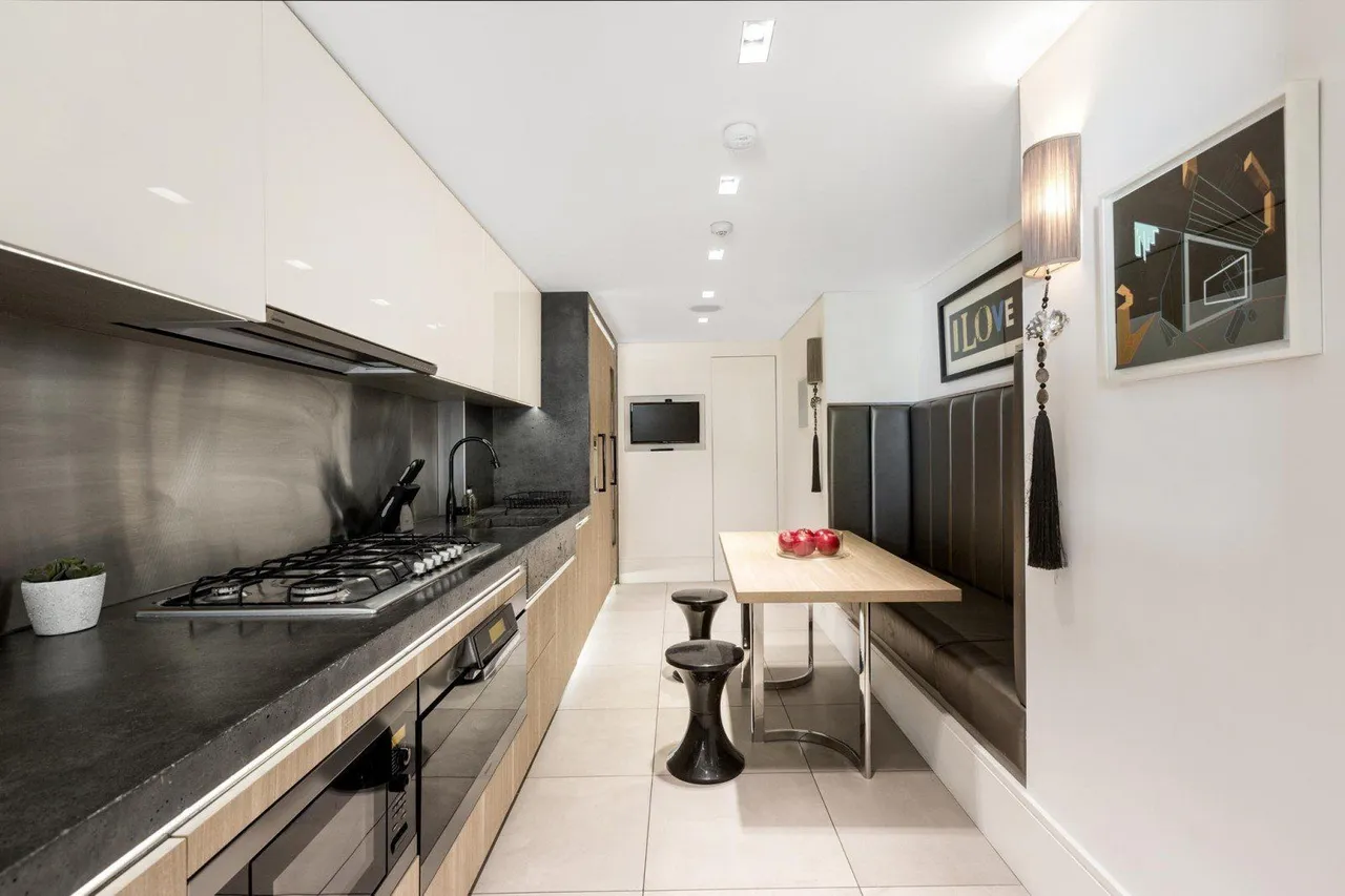 Rose Square, The Bromptons, South Kensington, London, SW3 6RS, photo 7