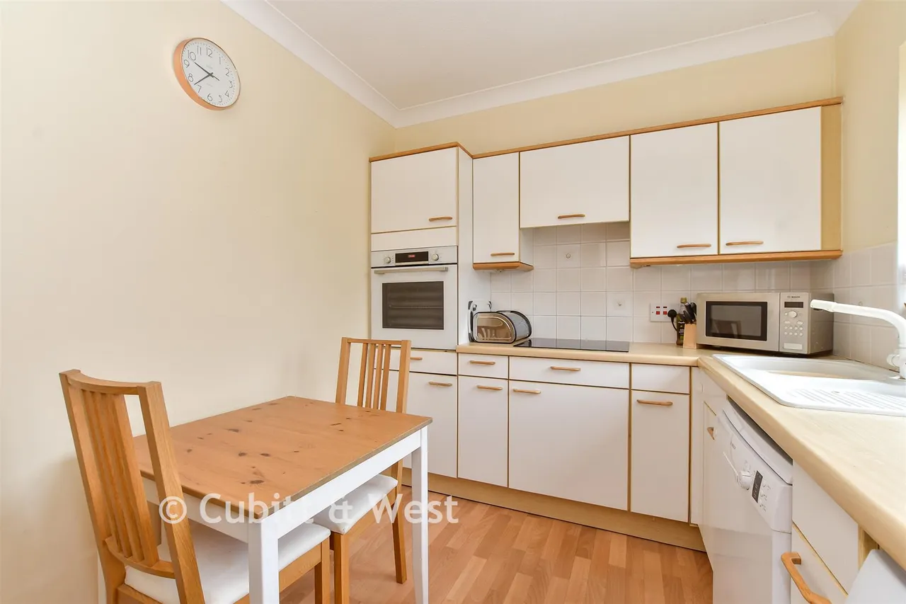 Alma Road, Reigate, RH2, photo 2