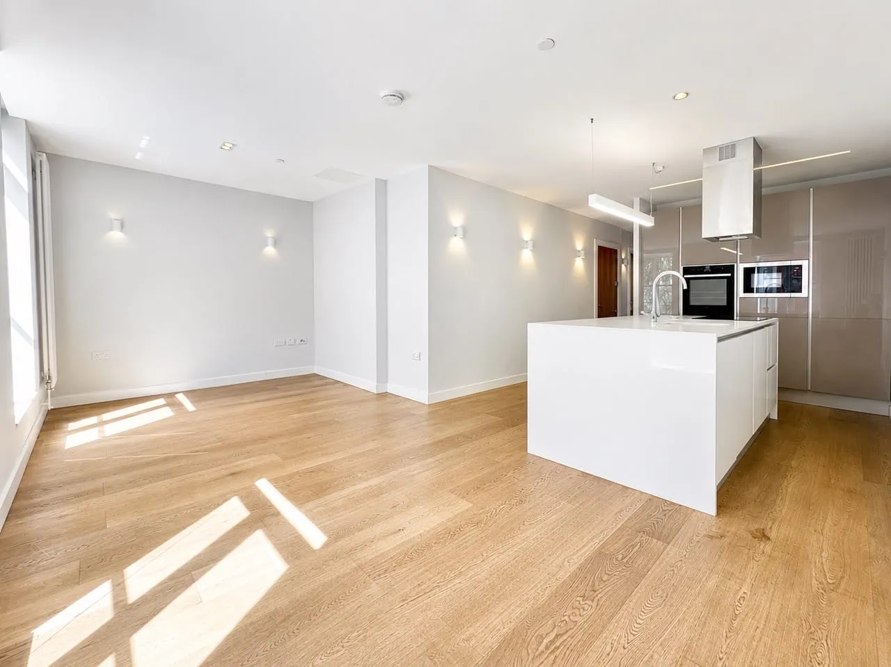 Flat 4 Upper Fourth Street, 258 Upper Fourth Street, Milton Keynes, Milton Keynes, MK9 1DP, photo 5