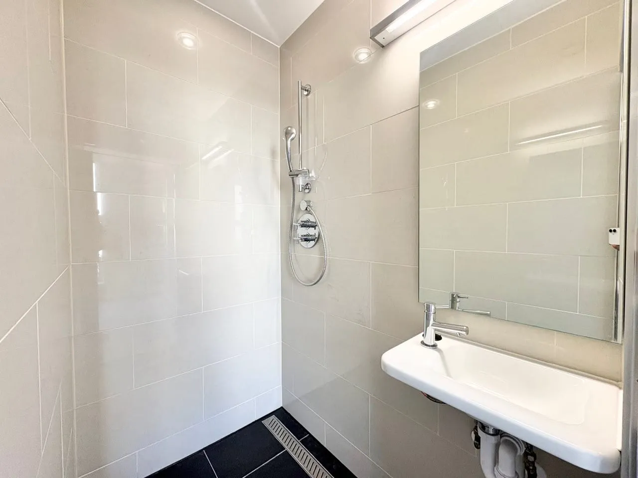 Flat 4 Upper Fourth Street, 258 Upper Fourth Street, Milton Keynes, Milton Keynes, MK9 1DP, photo 10