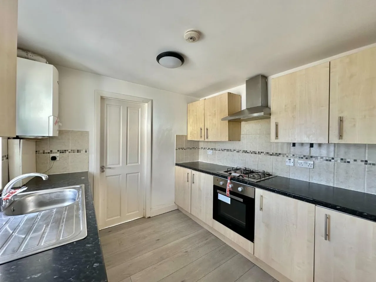 Pole Hill Road, Uxbridge, UB10, photo 3