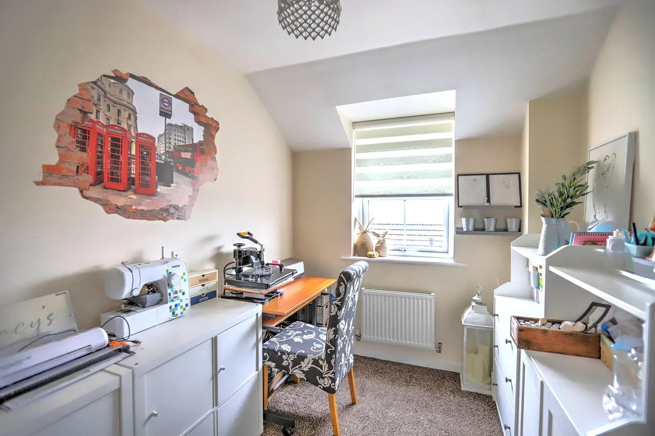 Dobson Close, Rowlands Gill, NE39, photo 13