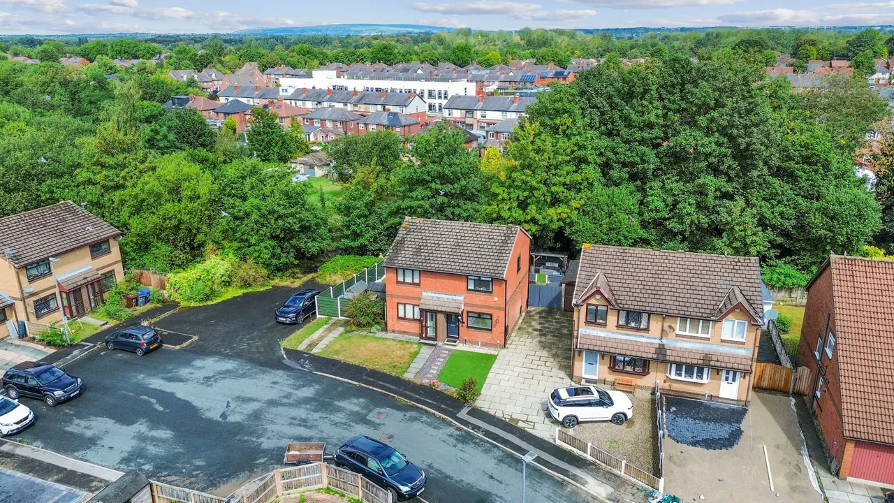 Rogerton Close, Leigh, Leigh, WN7 2BZ, photo 13