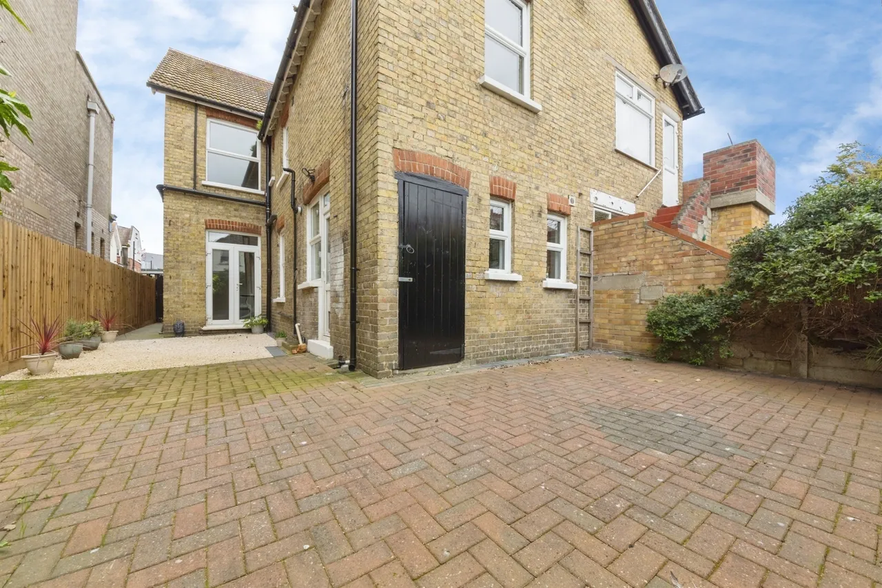 Hayes Road, Clacton-On-Sea, CO15, photo 20