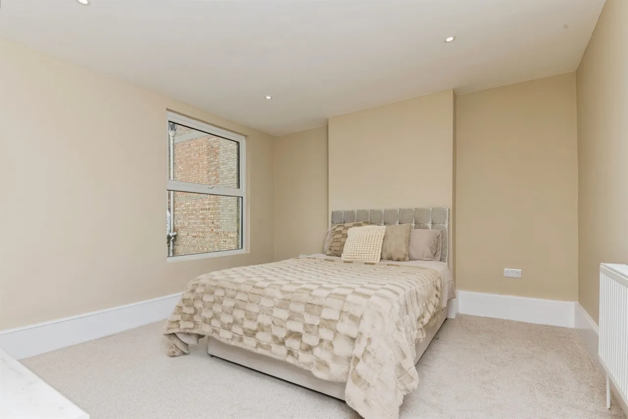 Hayes Road, Clacton-On-Sea, CO15, photo 13