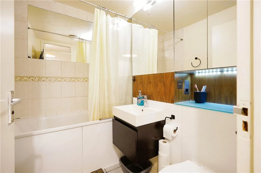 Falcon Road, London, SW11, photo 11