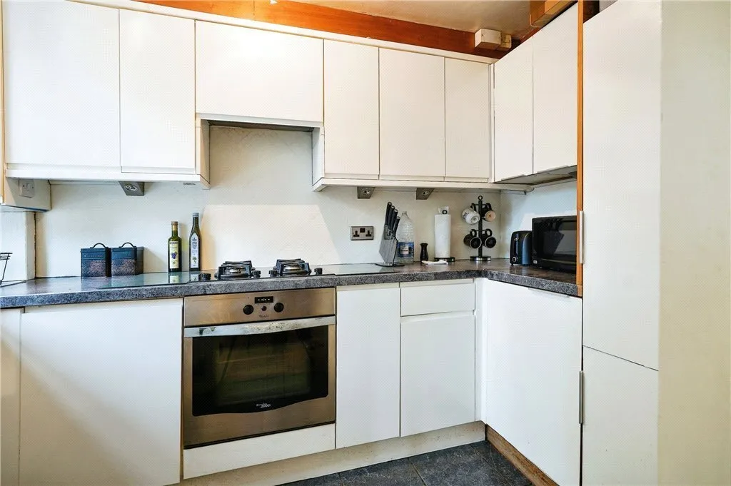 Falcon Road, London, SW11, photo 3