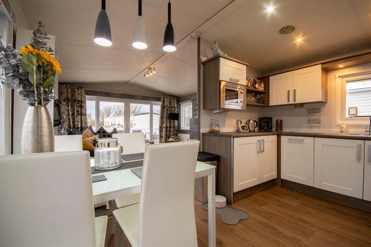 Tewkesbury Road, Norton, GL2, photo 2