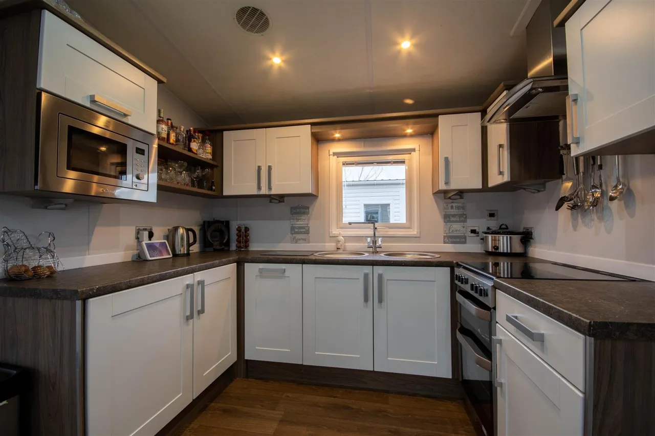 Tewkesbury Road, Norton, GL2, photo 3