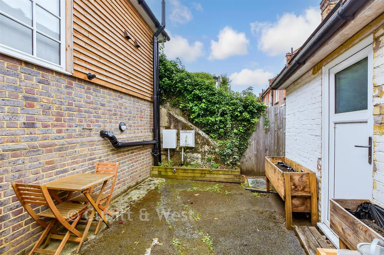 Lesbourne Road, Reigate, RH2, photo 15