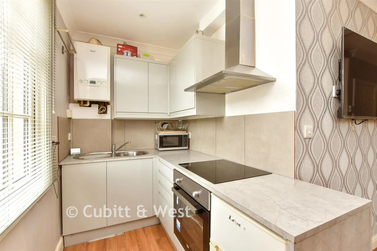 Lesbourne Road, Reigate, RH2, photo 12