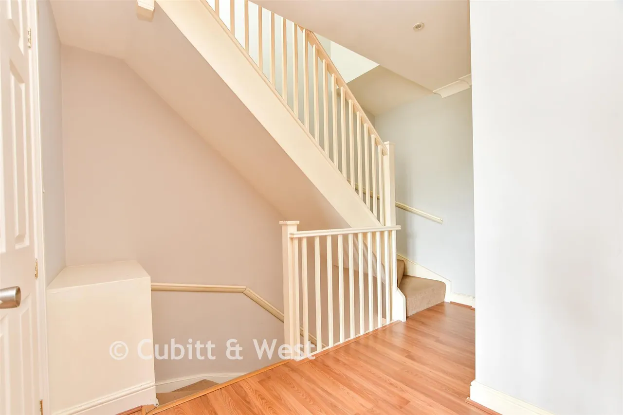 Lesbourne Road, Reigate, RH2, photo 11