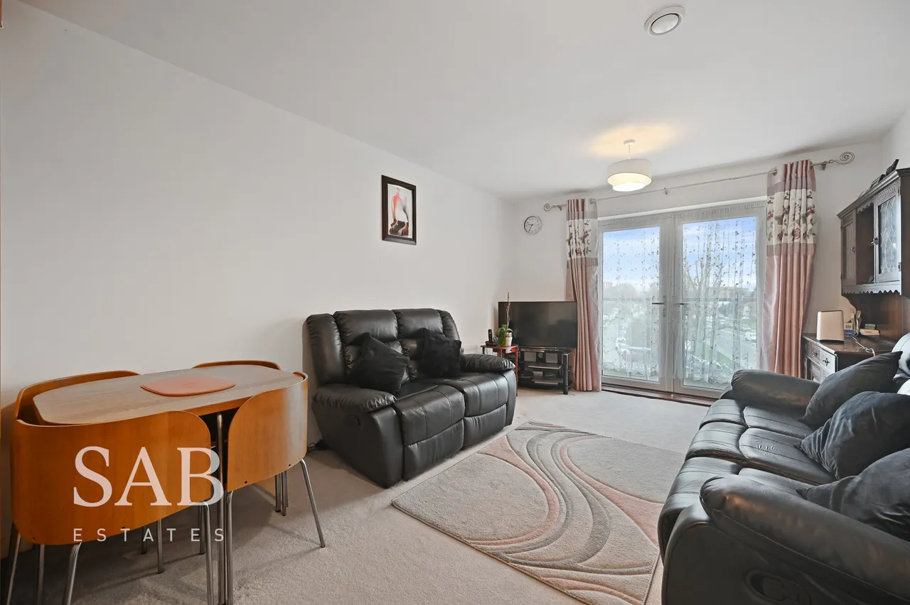 Taywood Road, Northolt, UB5, photo 2