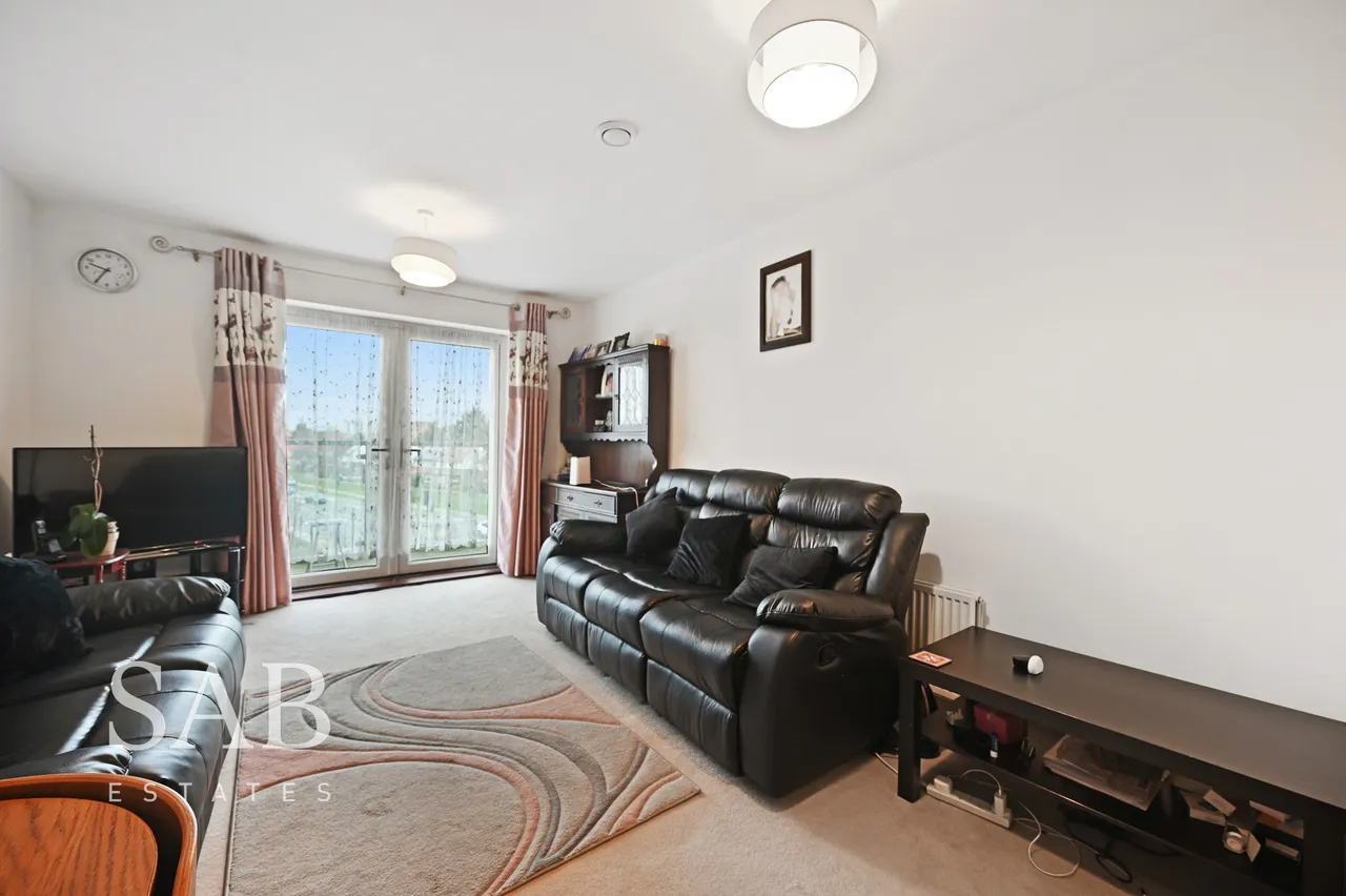 Taywood Road, Northolt, UB5, photo 4