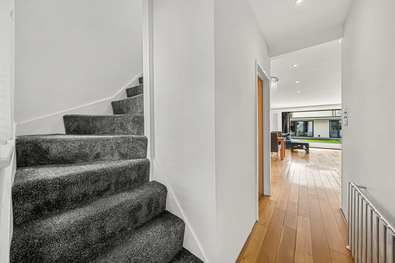 Bourneside Road, Addlestone, KT15, photo 13