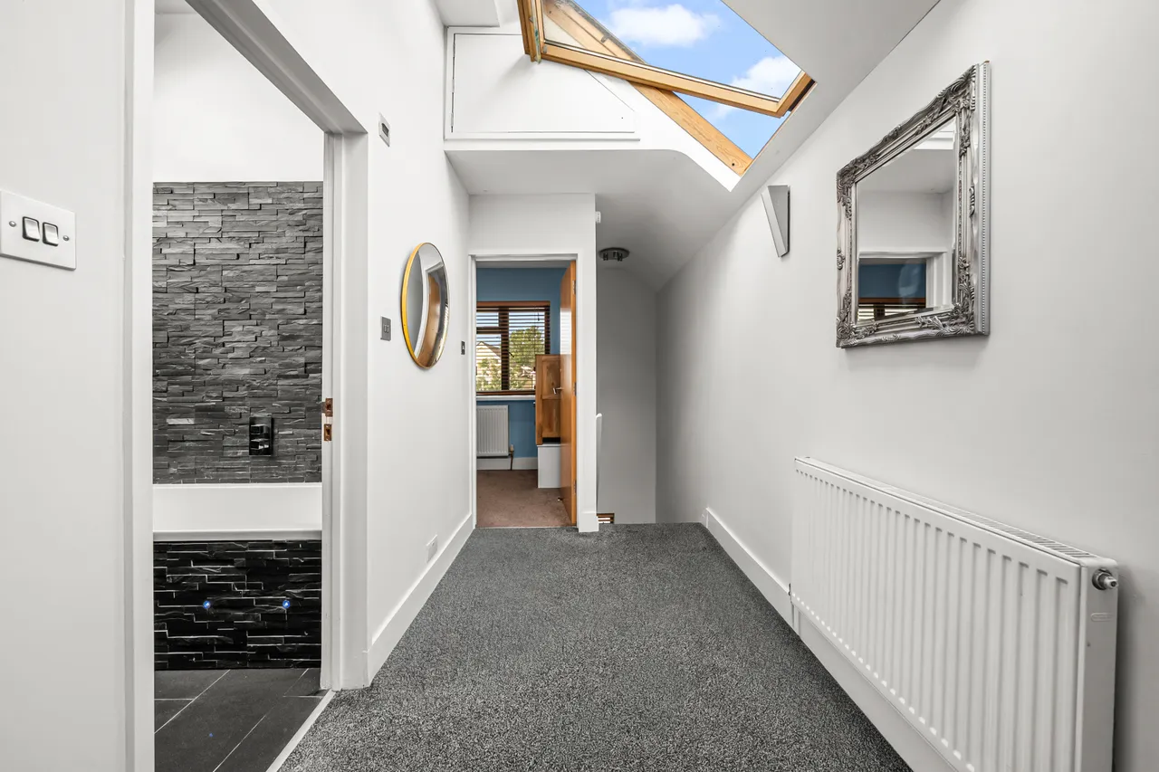 Bourneside Road, Addlestone, KT15, photo 18