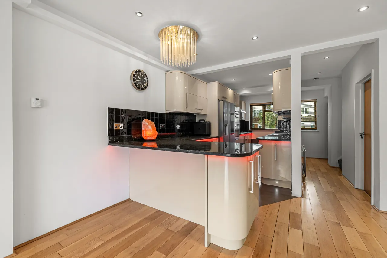 Bourneside Road, Addlestone, KT15, photo 7