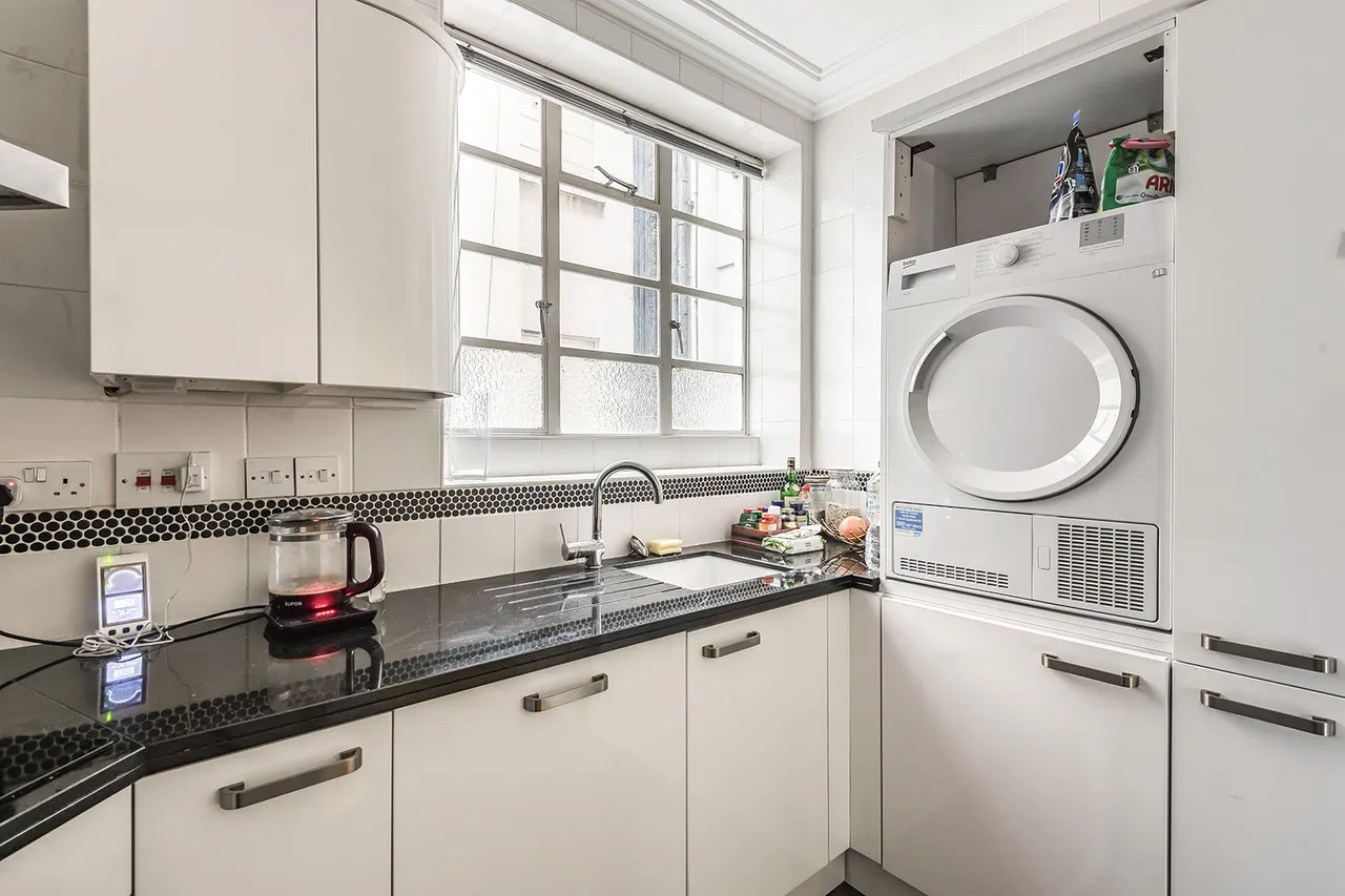 Brompton Road, South Kensington, SW3, photo 4