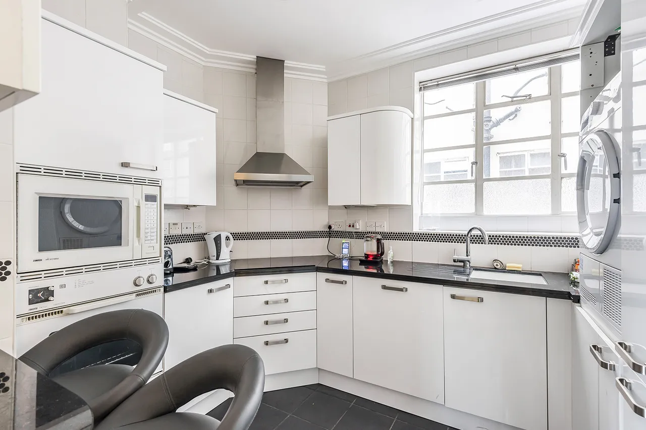 Brompton Road, South Kensington, SW3, photo 2