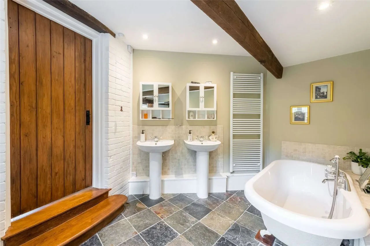 Bodiam, Robertsbridge, East Sussex, TN32 5UN, photo 12