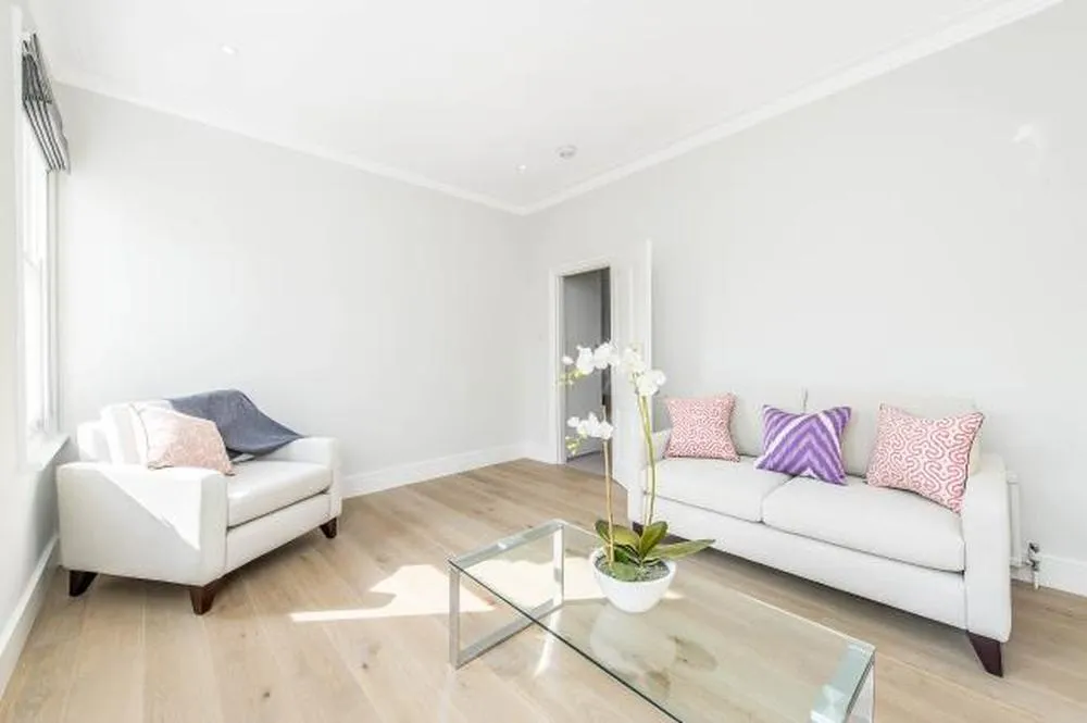 3 bed flat to rent, Mount Row, Mayfair, W1K