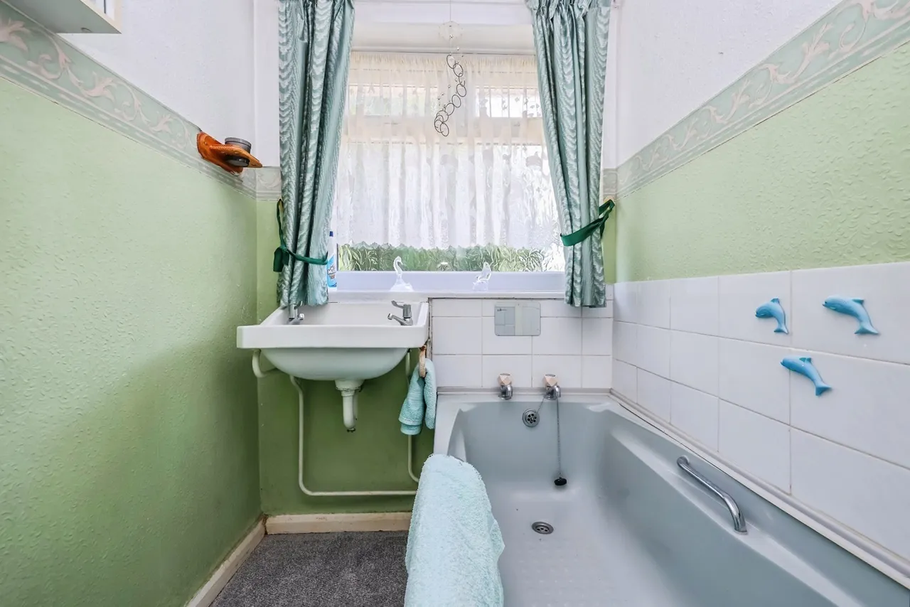 Meadow Close, Hucknall, Nottingham, Nottinghamshire, NG15, photo 13