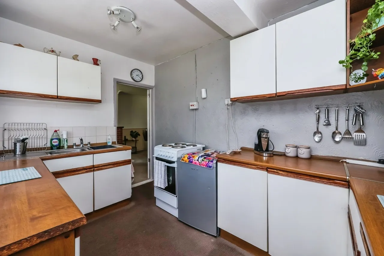 Meadow Close, Hucknall, Nottingham, Nottinghamshire, NG15, photo 6