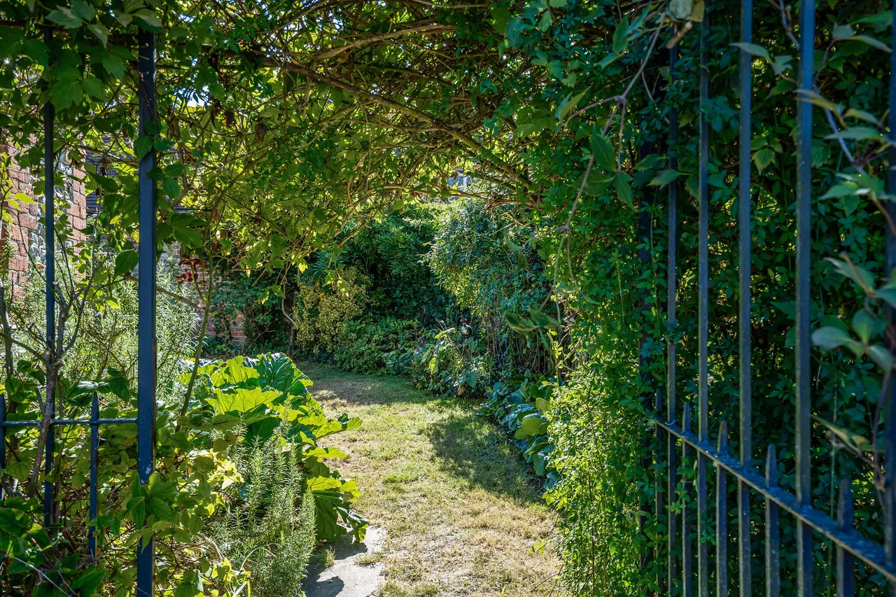 Hook Lane, Chichester, PO20, photo 18