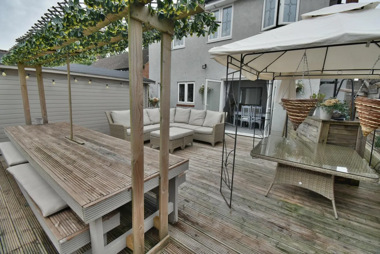 Ringwood Road, BH22, photo 21