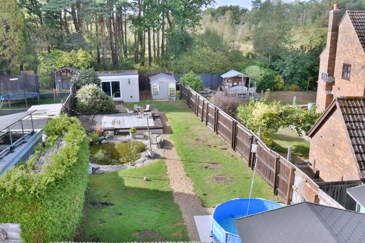 Ringwood Road, BH22, photo 2