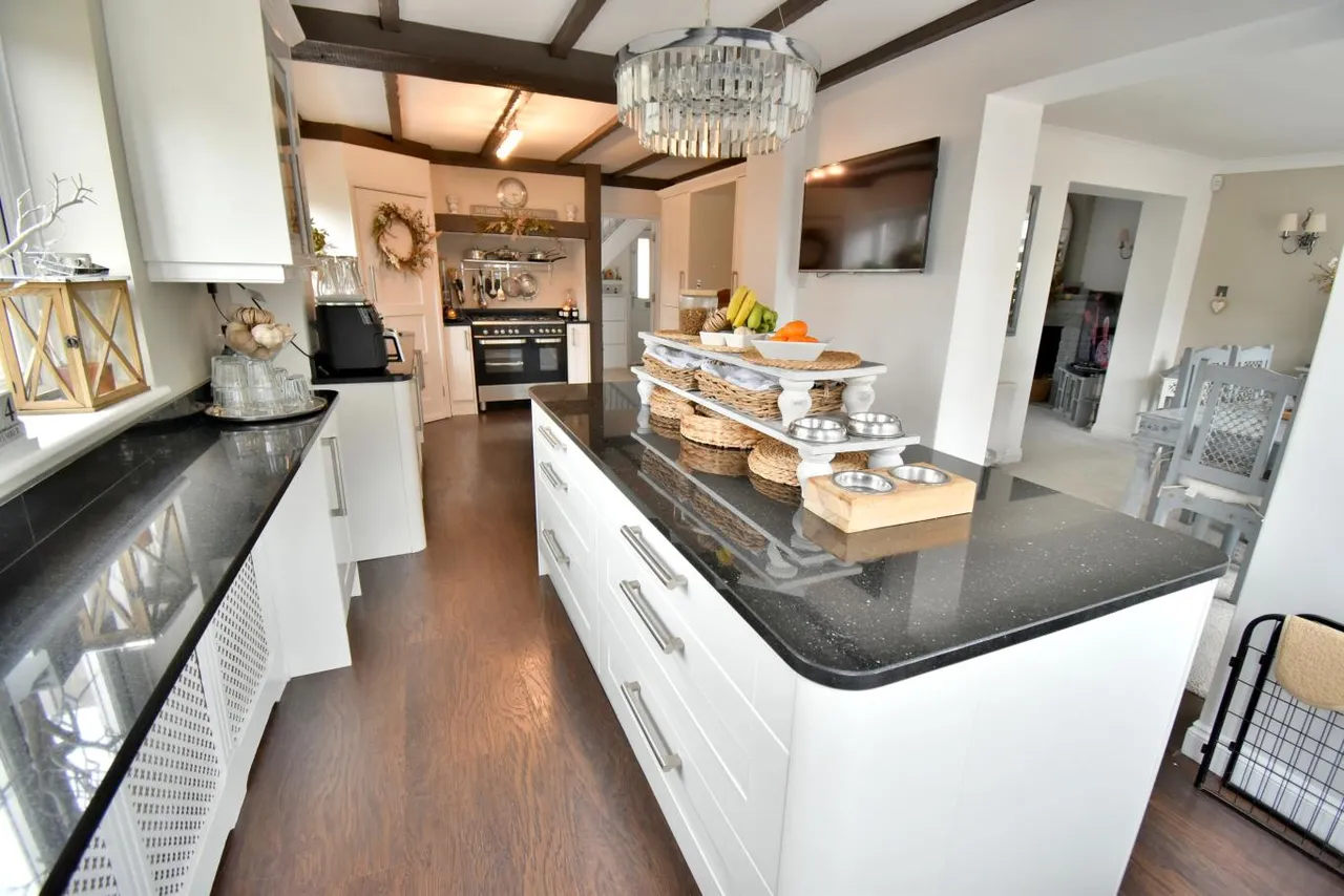 Ringwood Road, BH22, photo 6