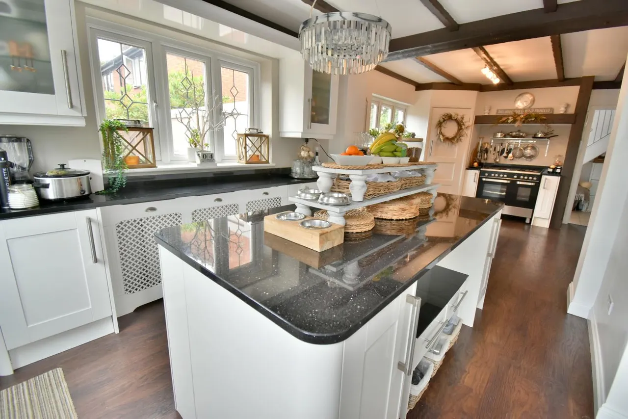Ringwood Road, BH22, photo 3