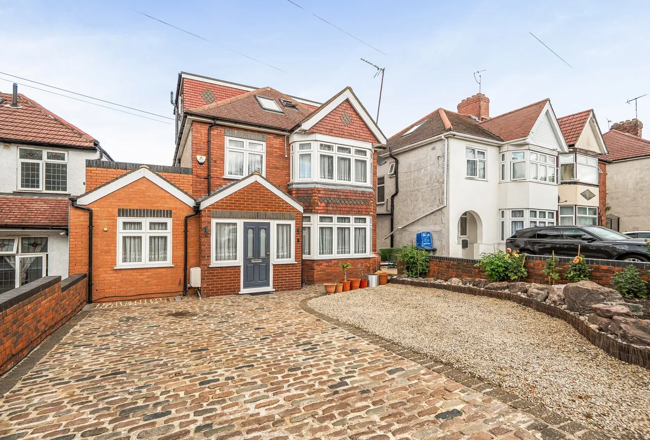 Hay Lane, London, NW9 0NA, photo 2