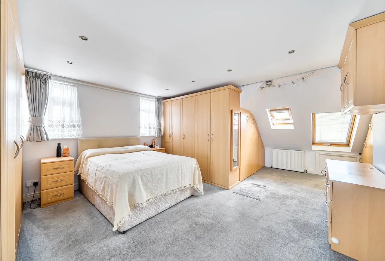 Hay Lane, London, NW9 0NA, photo 16