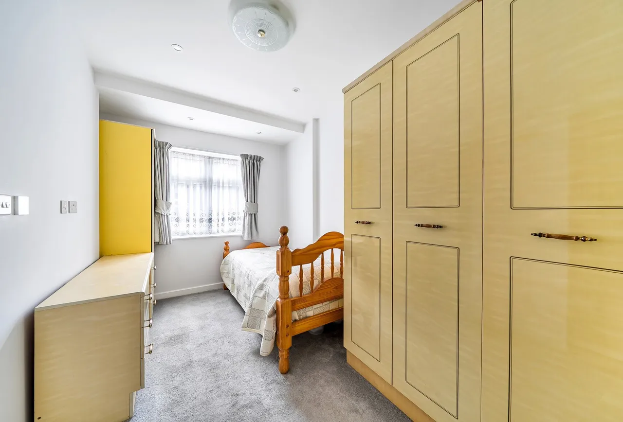 Hay Lane, London, NW9 0NA, photo 4