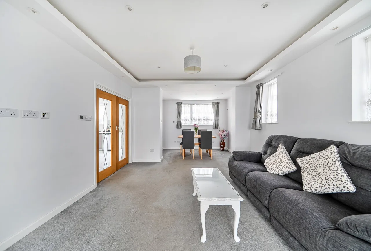 Hay Lane, London, NW9 0NA, photo 3