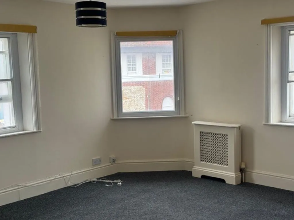 Terminus Road, Eastbourne, BN21, photo 2