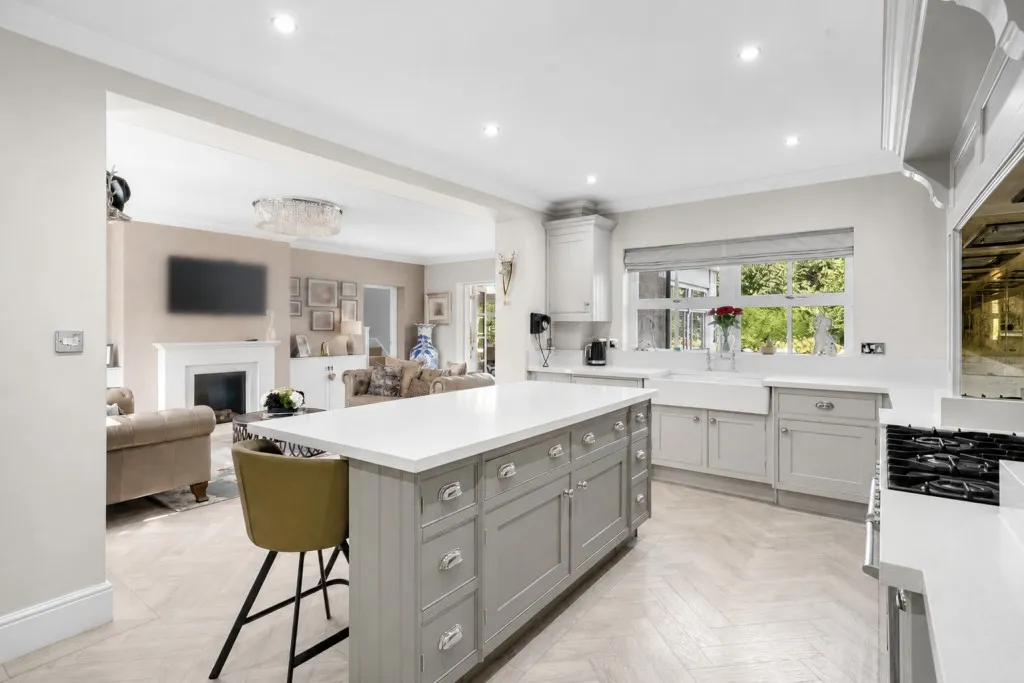 Wetherby ~ Avon Garth, LS22, photo 12