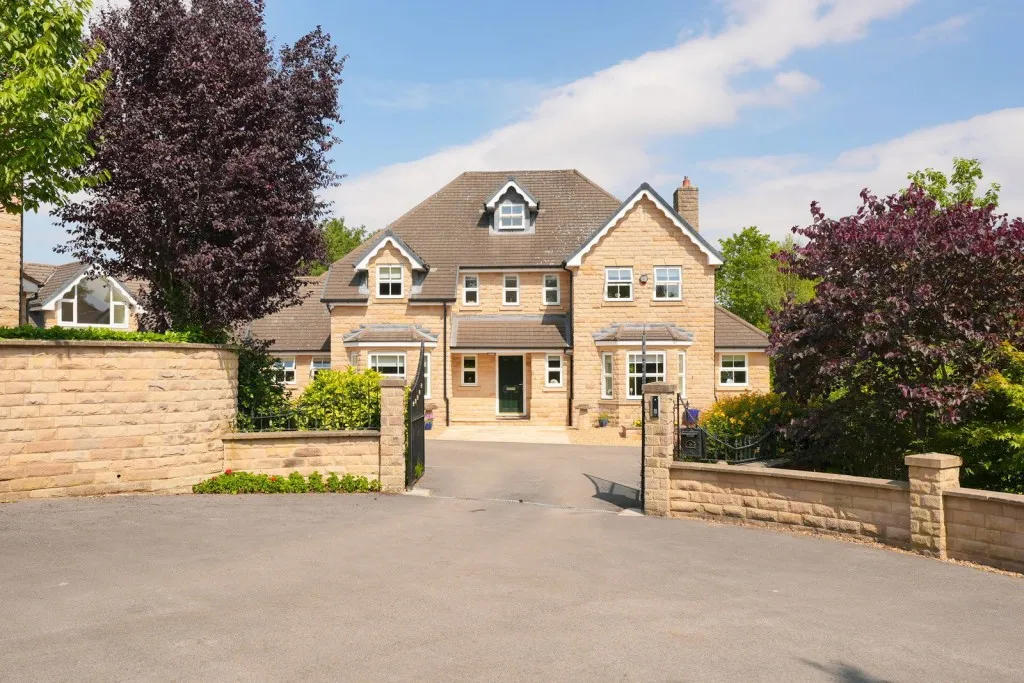Wetherby ~ Avon Garth, LS22, photo 41